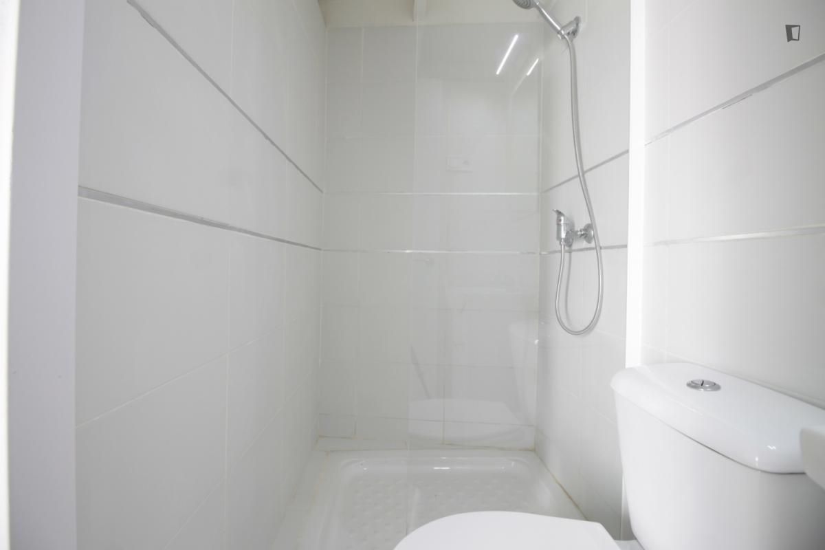 Study to rent in Zofio