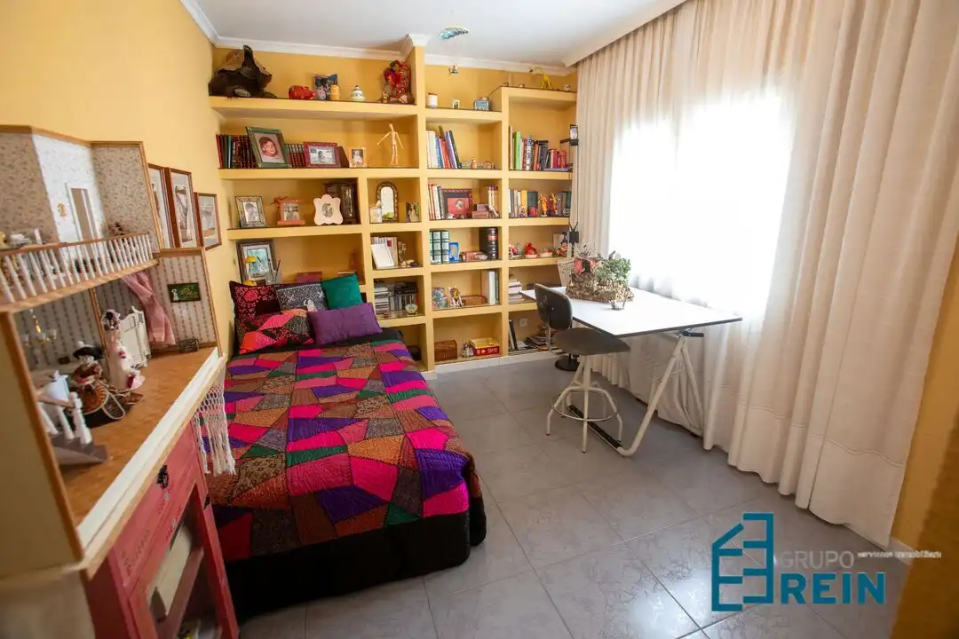 Dormitori de Casa o xalet en venda en Añover de Tajo amb Aire condicionat, Calefacció i Jardí privat