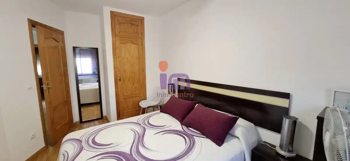 Habitación de Casa adosada en venta en Valdepeñas con Aire acondicionado, Calefacción y Piscina comunitaria