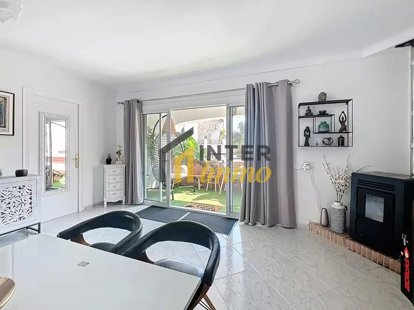 Vista exterior de Casa o chalet en venta en Empuriabrava con Aire acondicionado