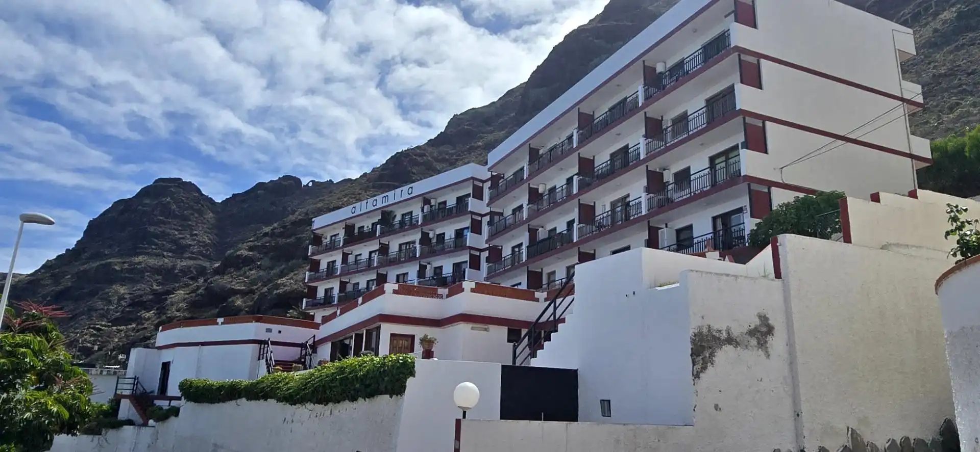 Vista exterior de Piso en venta en San Cristóbal de la Laguna con Balcón y Piscina comunitaria
