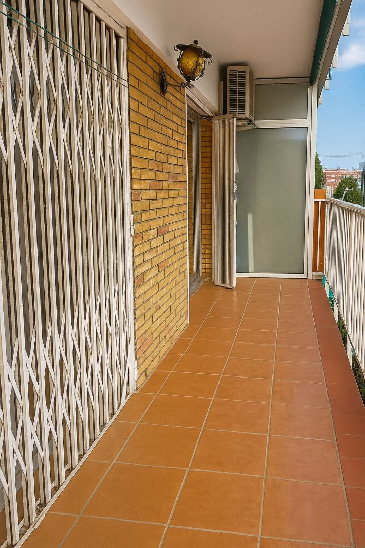 Flat for sale in Esplugues de Llobregat  with Balcony