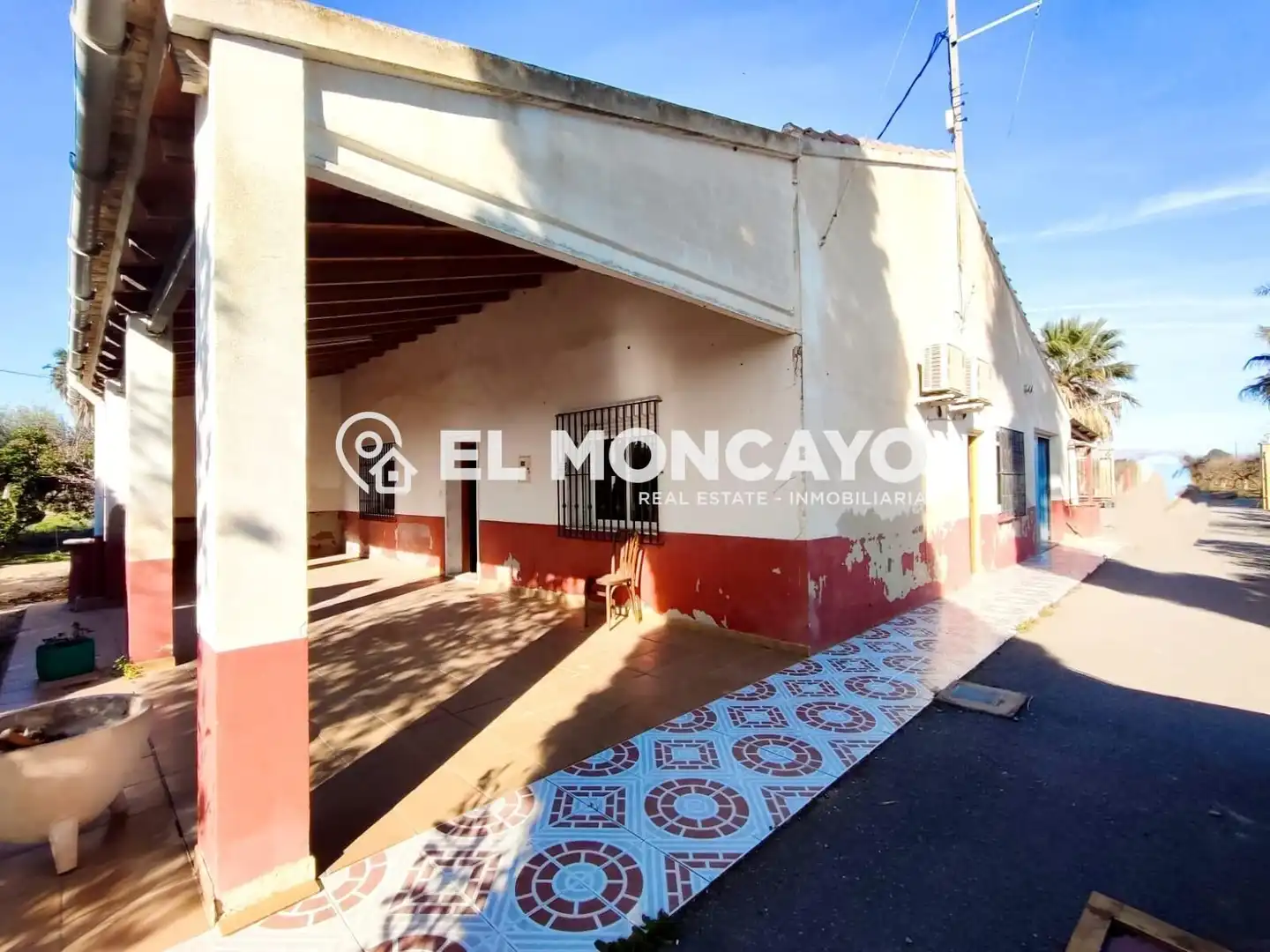 Vista exterior de Casa o xalet en venda en Elche / Elx amb Aire condicionat, Jardí privat i Terrassa
