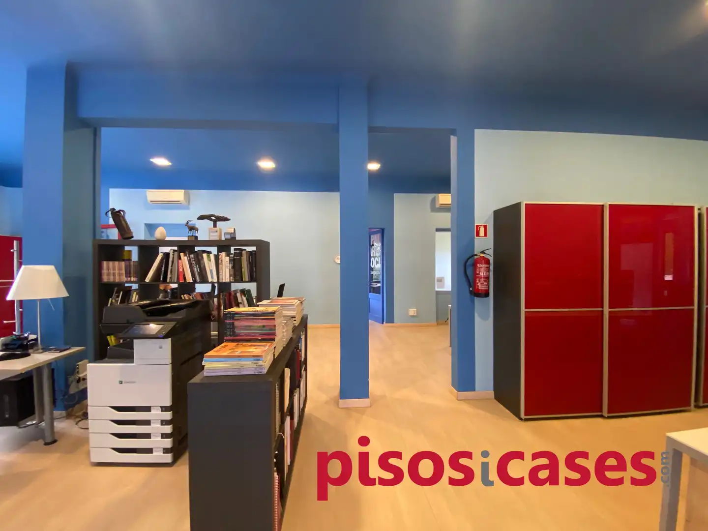 Office for rent in Manlleu  with Air Conditioner