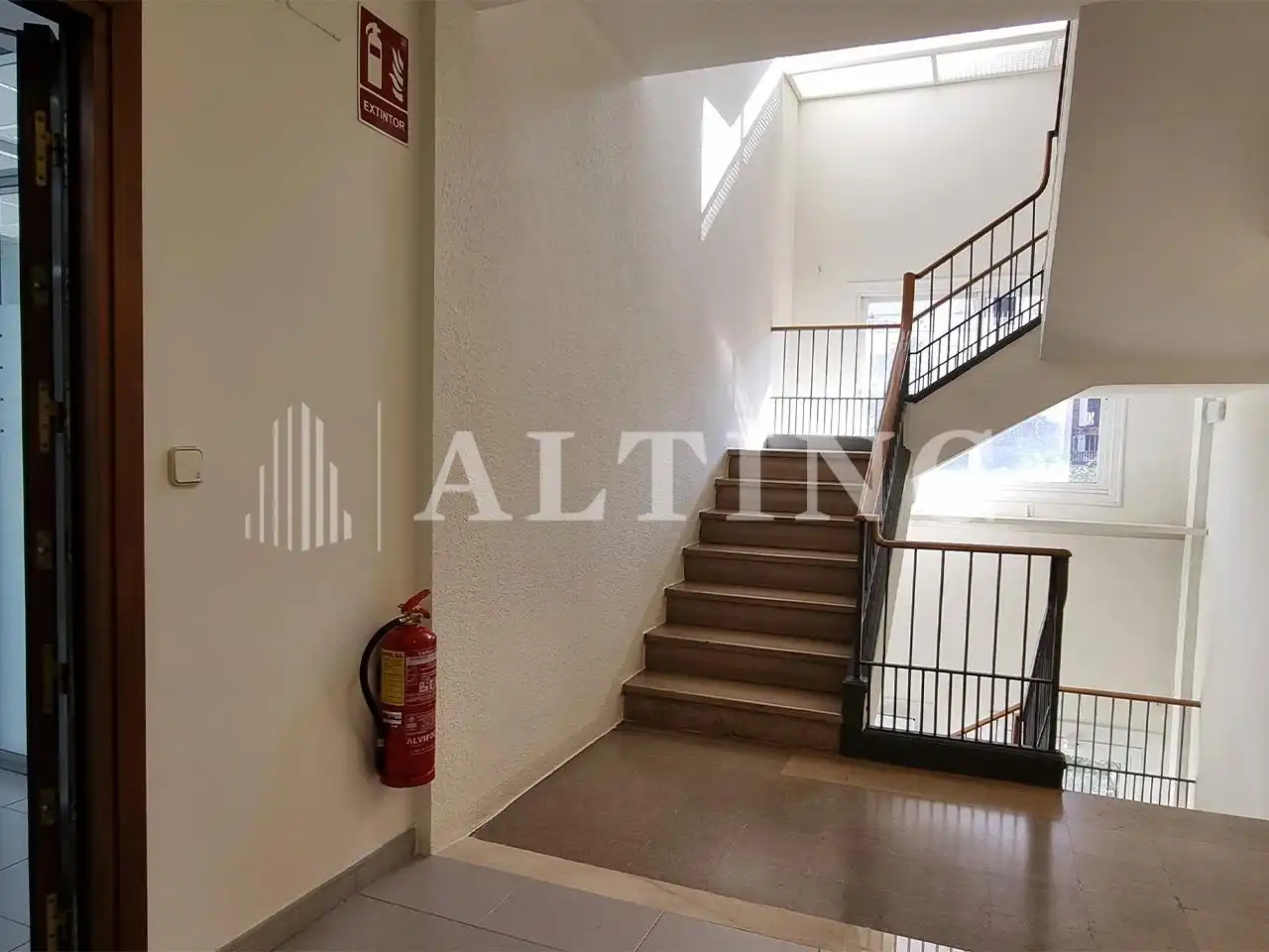 Office space with lift to rent in Entença, imagen 27