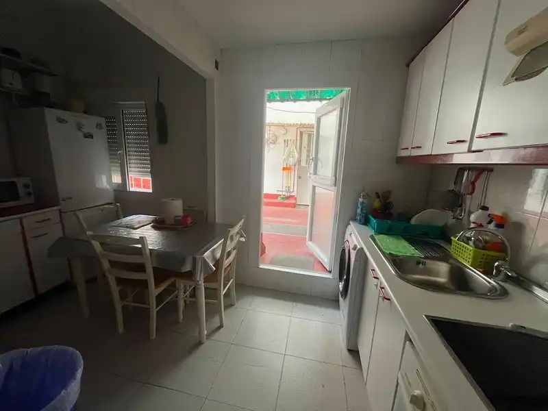 Cocina de Planta baja en venta en Madrid con Aire acondicionado, Calefacción y Jardín privado