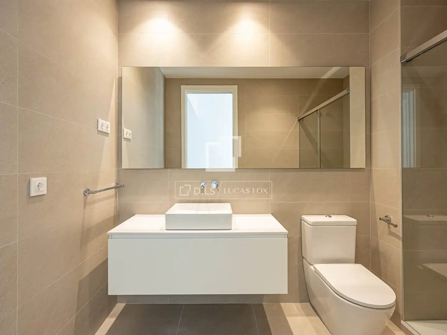 Baño de Piso en venta en Barcelona con Aire acondicionado, Calefacción y Terraza