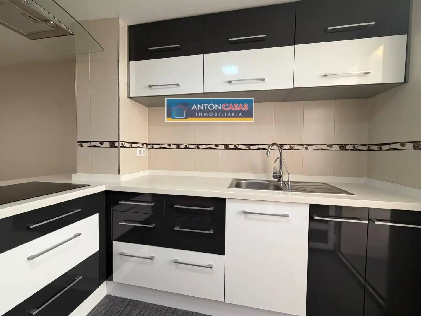 Kitchen of Flat for sale in Petrer  with Air Conditioner, Parquet flooring and Furnished