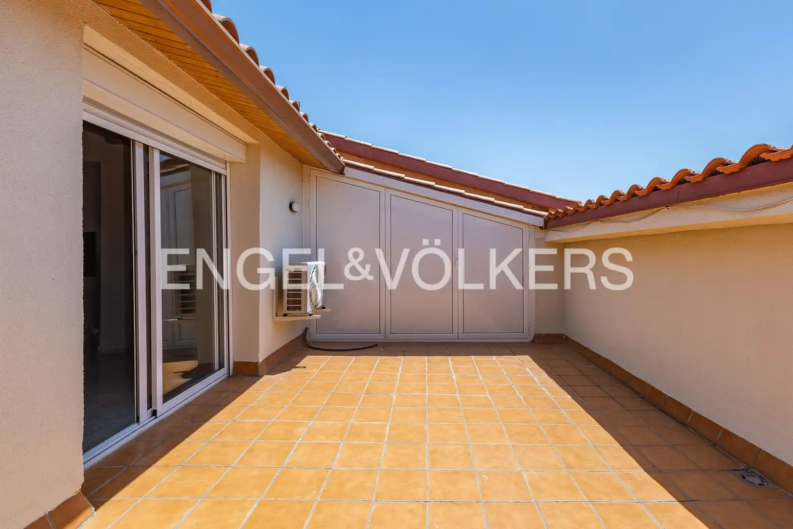 Terrace of Detached homes for sale in Rubí  with Air Conditioner, Heating and Parquet flooring