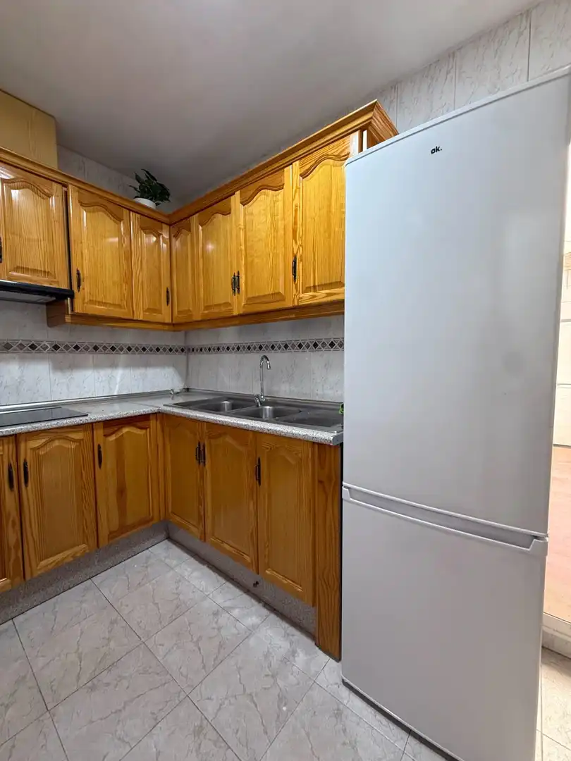 Flat with lift to rent in Avenida BLAS DE OTERO 10, imagen 3
