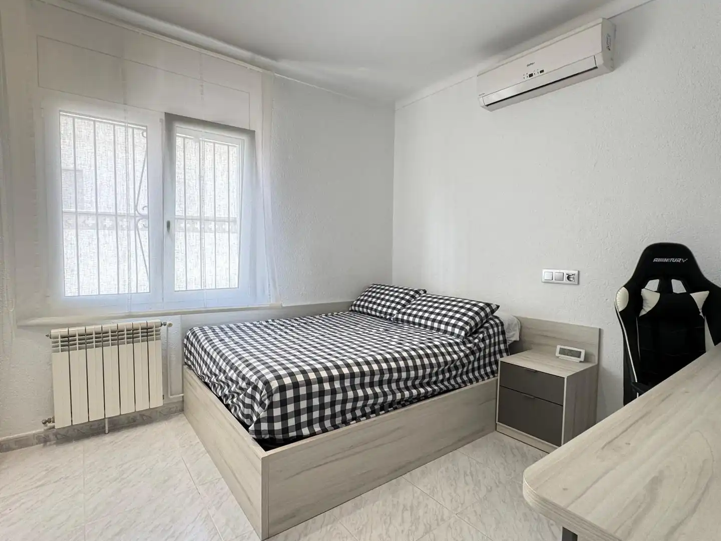Habitación de Casa o chalet en venta en L'Escala con Aire acondicionado, Calefacción y Jardín privado