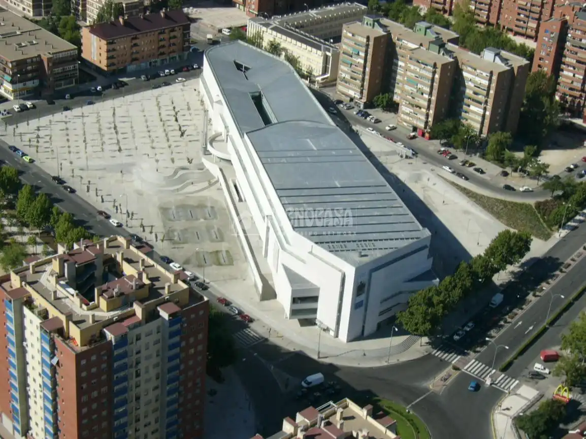 Exterior view of Commercial properties for sale in Fuenlabrada  with Air Conditioner and Alarm