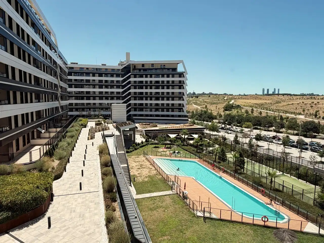 Piscina de Piso de alquiler en Madrid con Aire acondicionado, Calefacción y Terraza
