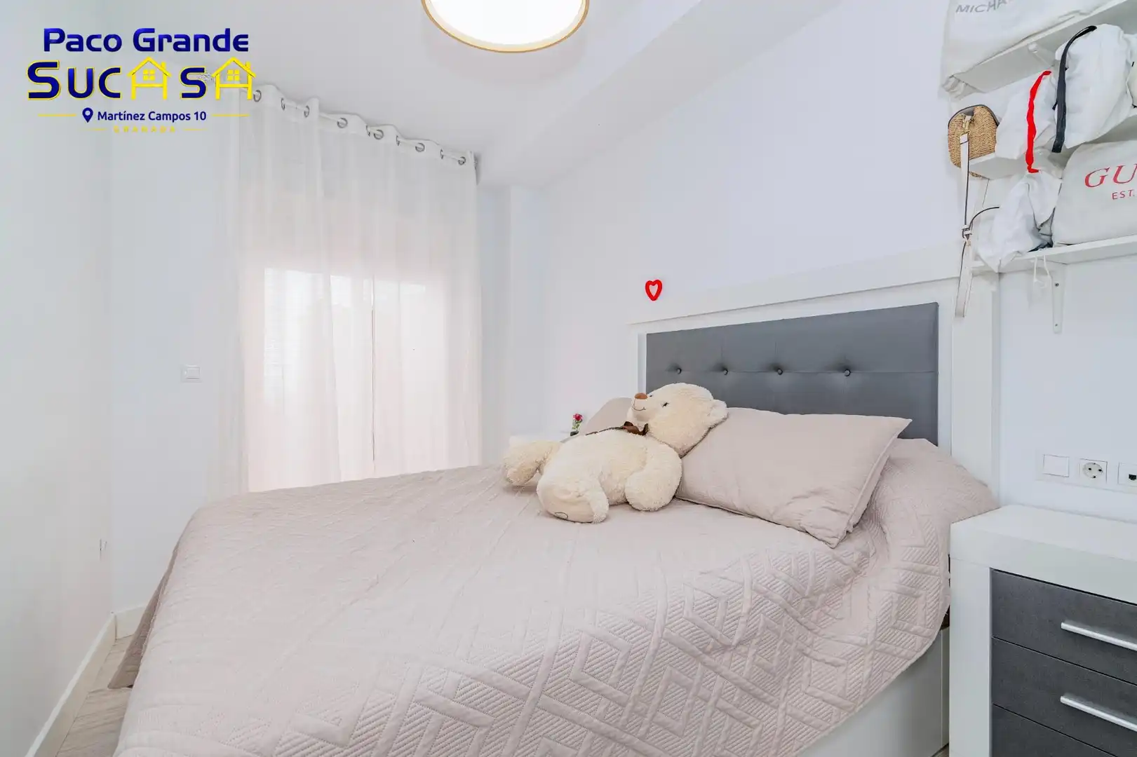 Schlafzimmer von Erdgeschoss zum Verkauf in La Zubia mit Klimaanlage, Heizung und Möbliert