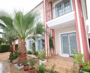 Vista exterior de Casa o xalet de lloguer en Orihuela amb Aire condicionat, Terrassa i Piscina