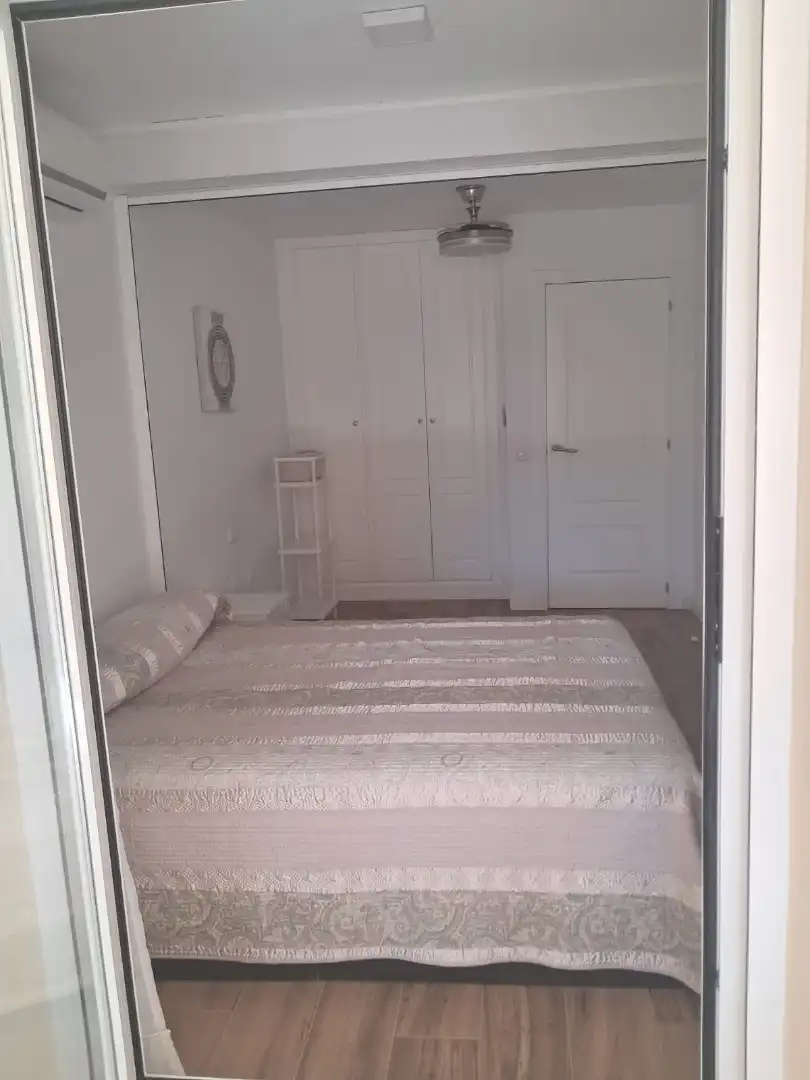 Dormitori de Apartament de lloguer en Torrox amb Aire condicionat, Calefacció i Terrassa