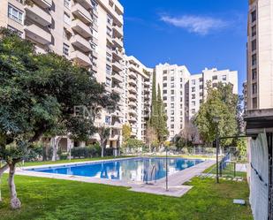 Piscina de Àtic en venda en  Sevilla Capital amb Aire condicionat, Terrassa i Piscina