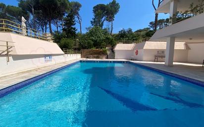 Swimming pool of Apartment for sale in Sant Feliu de Guíxols