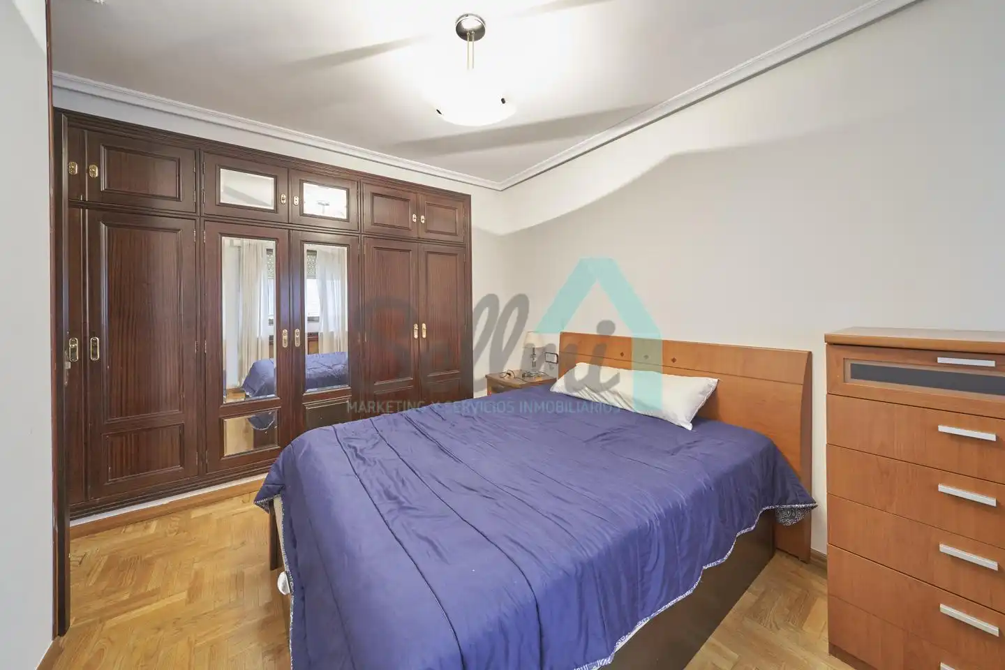 Flat for rent in Félix Aramburu, Auditorio - Seminario - Parque de Invierno
