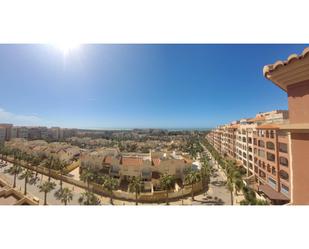 Vista exterior de Àtic en venda en El Ejido amb Aire condicionat, Terrassa i Piscina