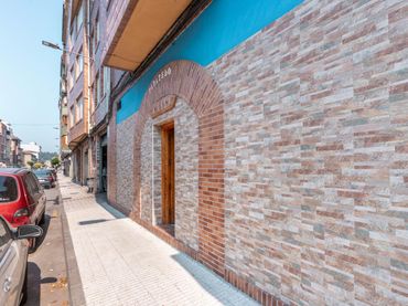 Business premises for sale in Avenida la Vega 81