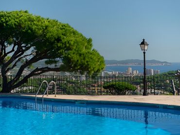 Apartament amb piscina en venda a Carrer Grumet 35