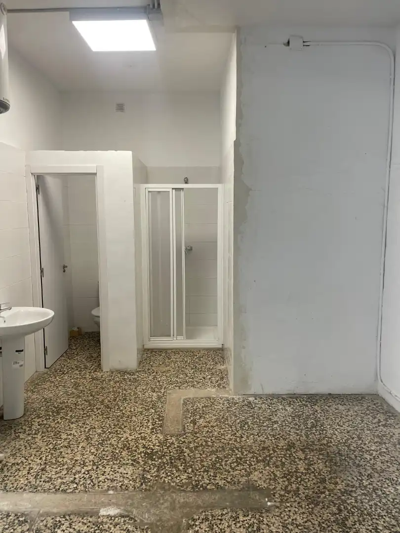 Bathroom of Office for rent in Zaragoza  with Air Conditioner