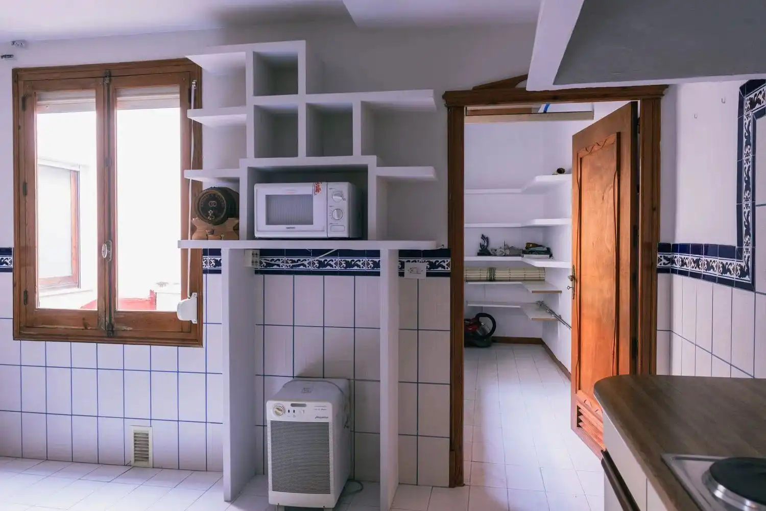 Kitchen of Houses for sale in Socuéllamos  with Air Conditioner, Terrace and Storage room