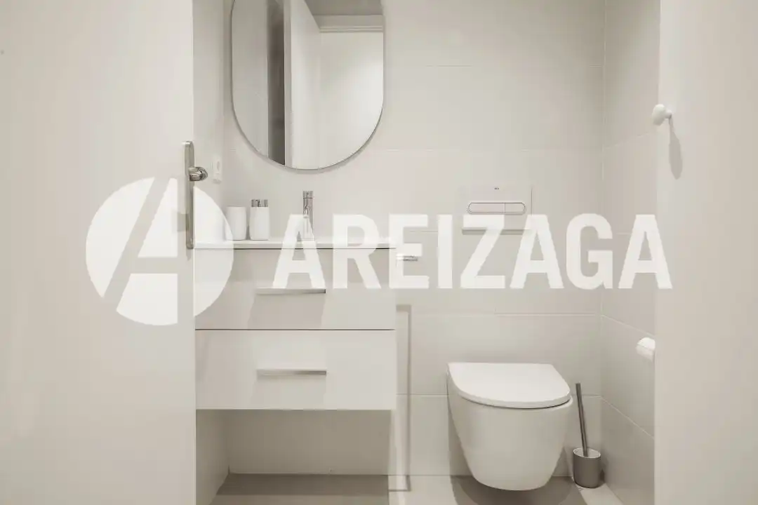 Badezimmer von Wohnung zum Verkauf in Donostia - San Sebastián  mit Heizung und Balkon