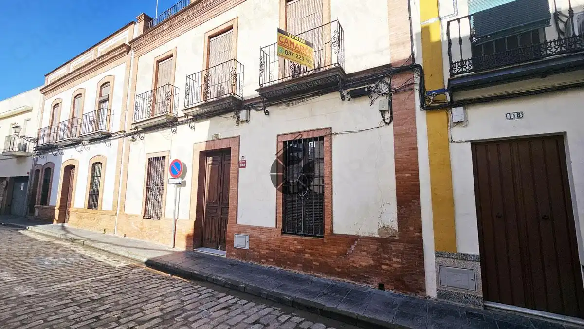 Vista exterior de Casa o chalet en venta en Coria del Río
