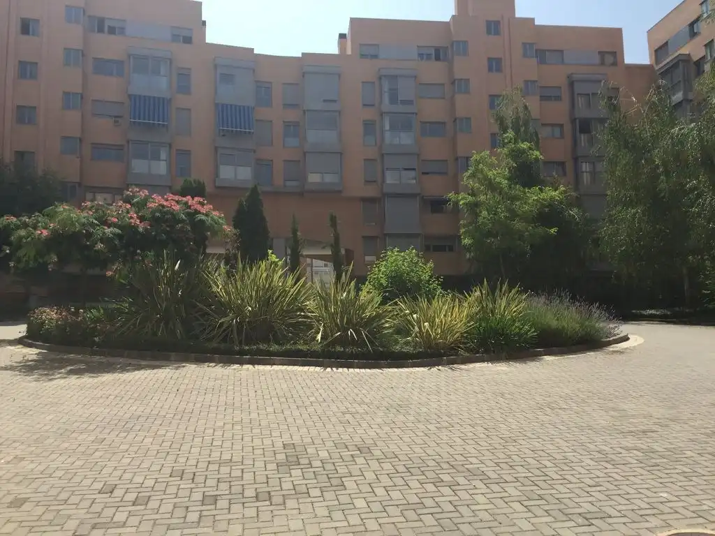 Außenansicht von Wohnung zur Miete in Madrid mit Klimaanlage, Heizung und Abstellraum