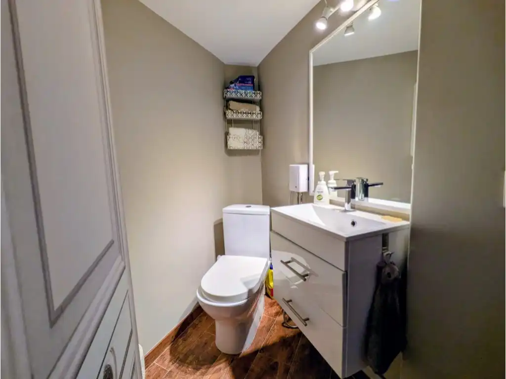 Baño de Piso para compartir en Córdoba