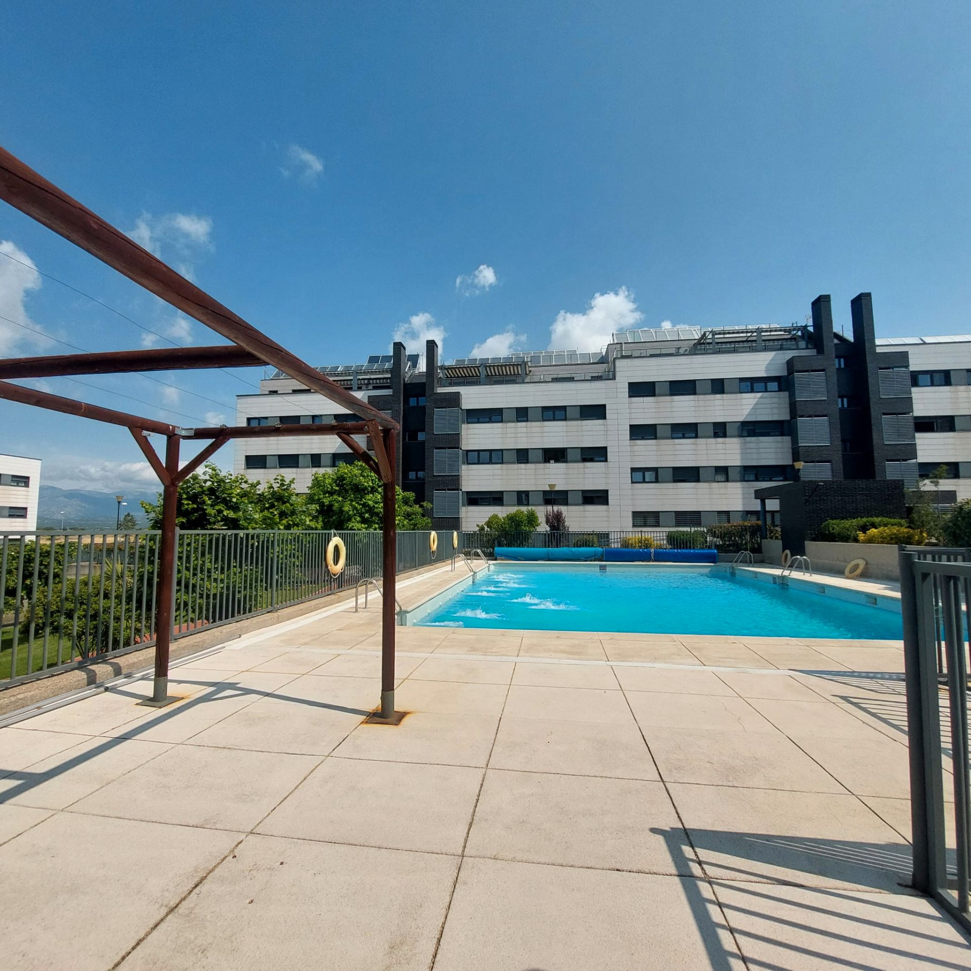 Swimming pool of Flat for sale in Colmenar Viejo  with Heating, Private garden and Parquet flooring
