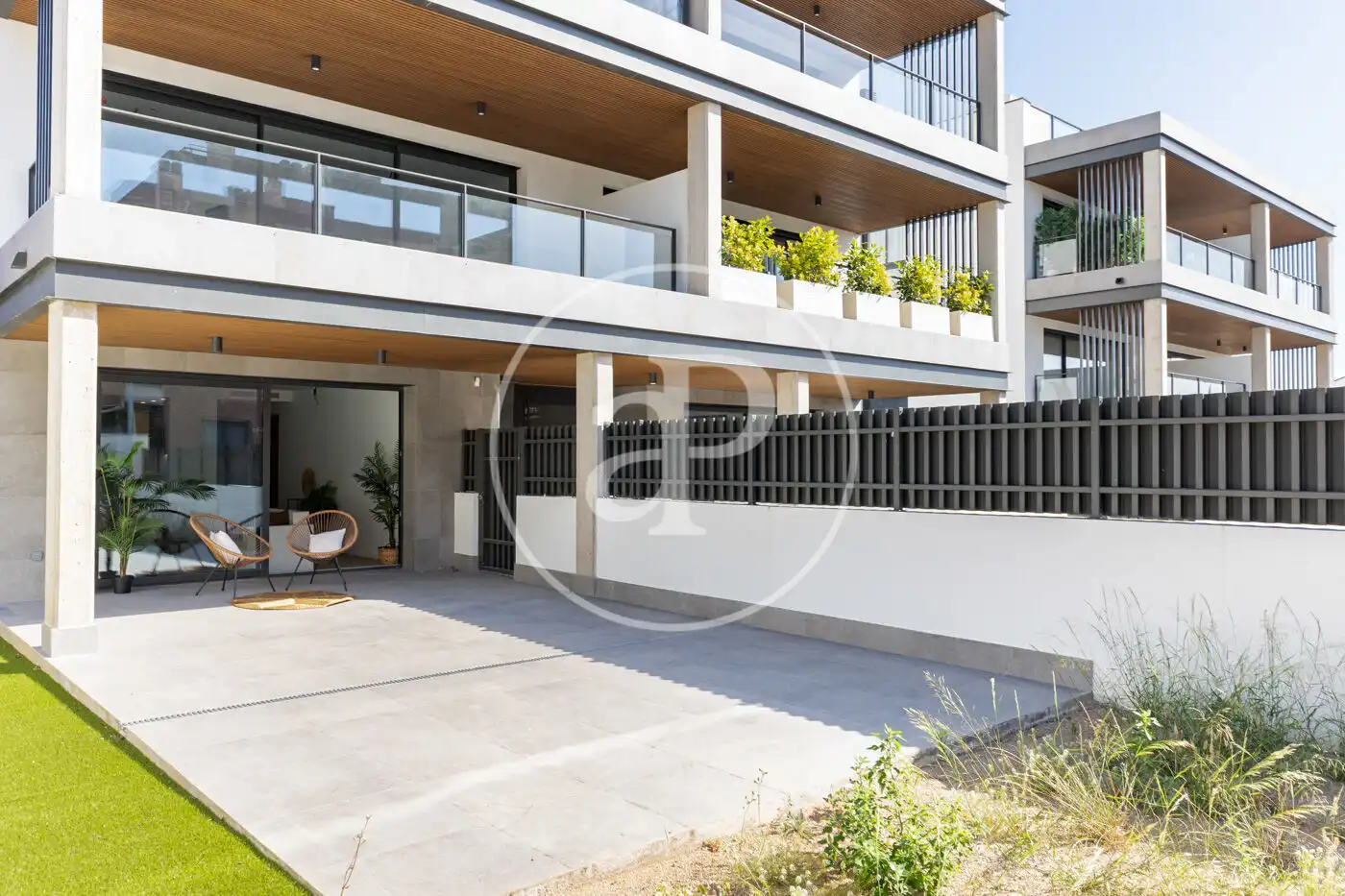 Vista exterior de Piso en venta en Sant Cugat del Vallès con Aire acondicionado, Calefacción y Jardín privado