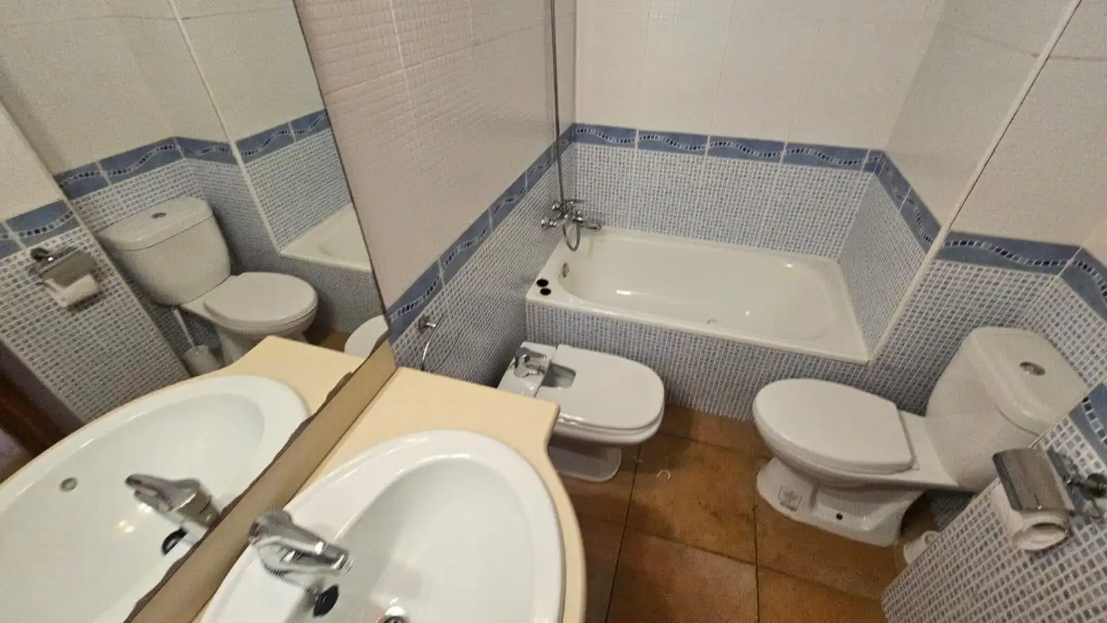 Bany de Pis en venda en Pineda de Mar amb Calefacció i Terrassa