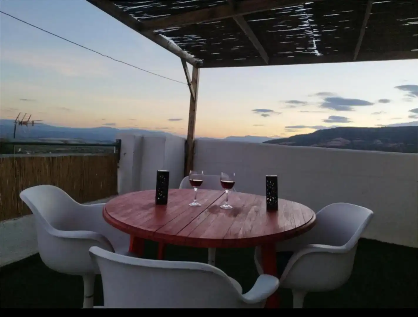 Terrassa de Casa adosada de lloguer en Villar del Arzobispo amb Aire condicionat, Parquet i Moblat