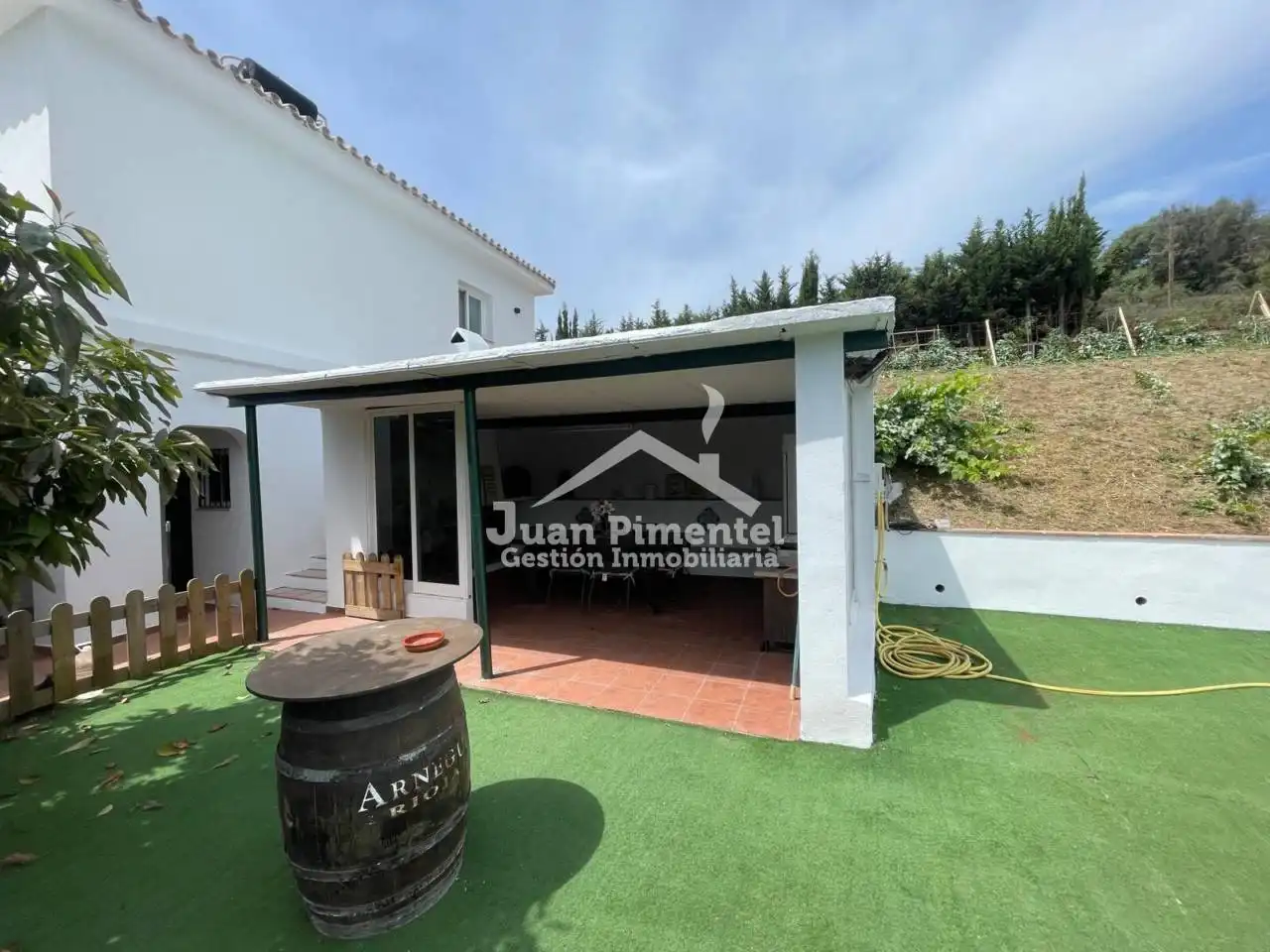 Vista exterior de Finca rústica en venda en Estepona amb Aire condicionat, Jardí privat i Terrassa