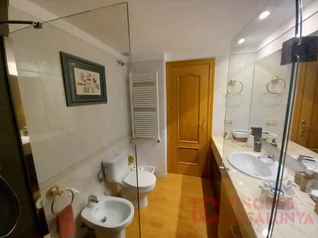 Bany de Pis en venda en Girona