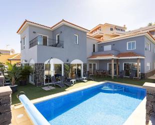 Vista exterior de Casa o xalet en venda en Puerto de la Cruz amb Aire condicionat, Terrassa i Piscina