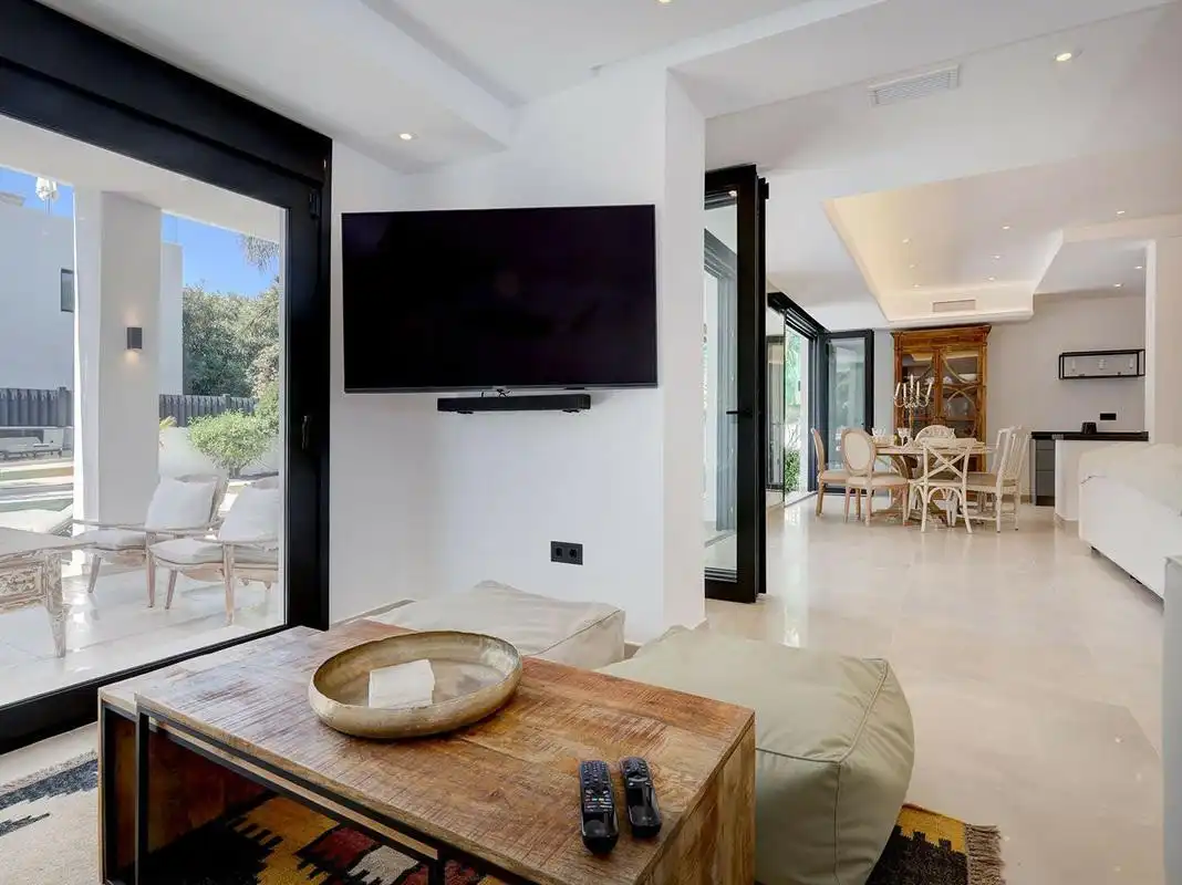Wohnzimmer von Haus oder Chalet zur Miete in Marbella mit Klimaanlage, Privatgarten und Terrasse