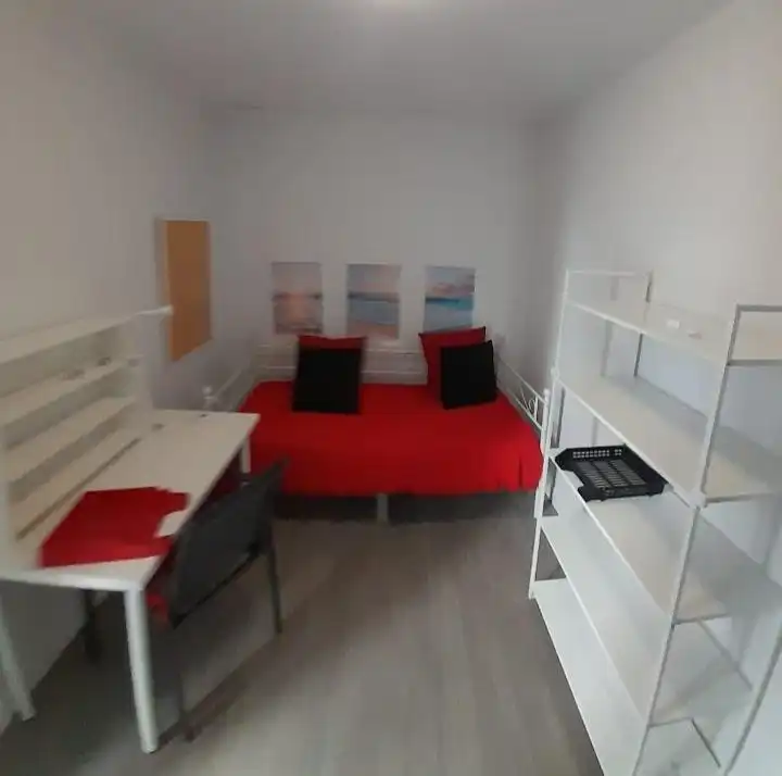 Habitación de Piso de alquiler en Almería con Terraza, Amueblado y Piscina comunitaria