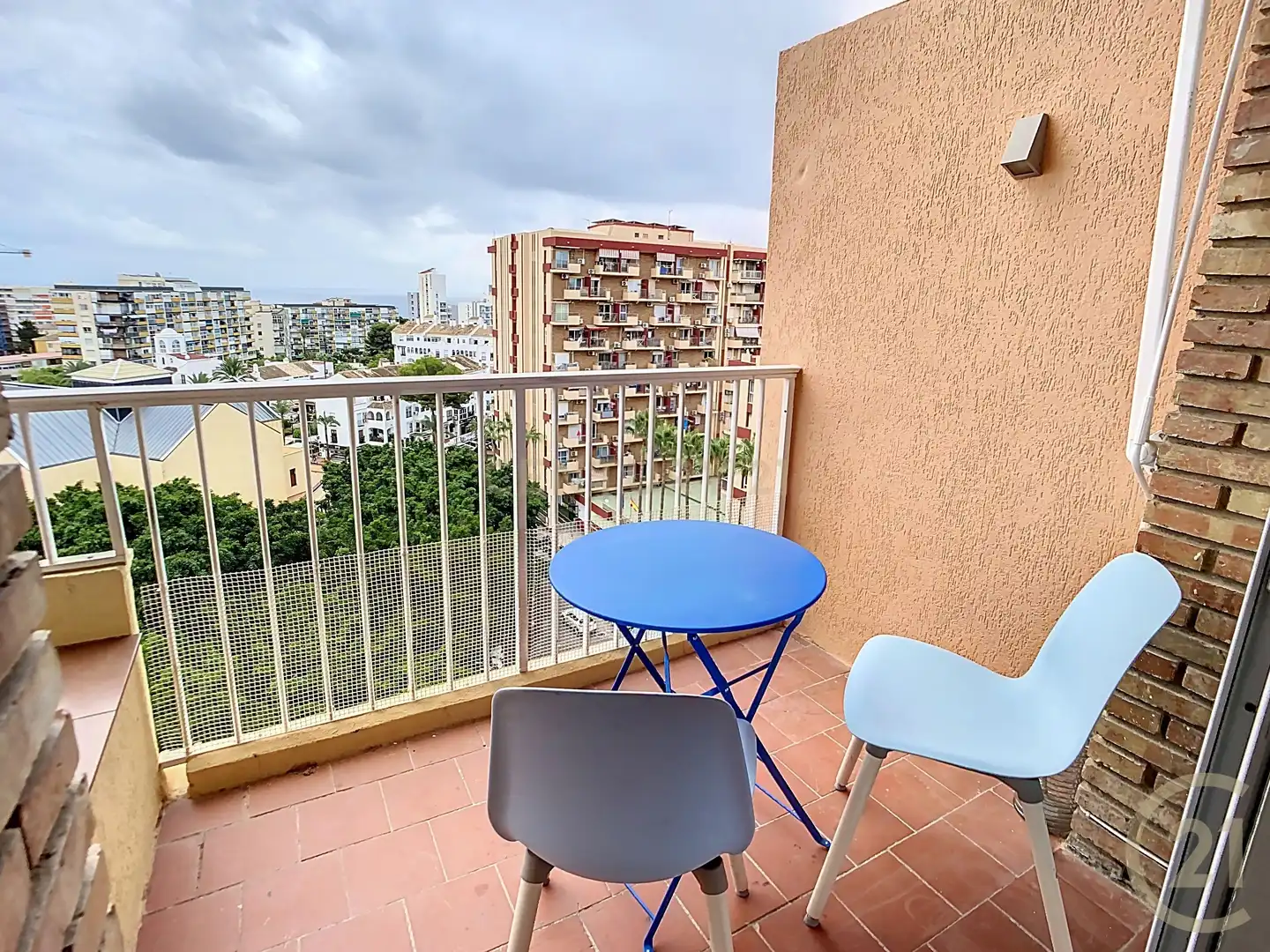 Terraza de Apartamento de alquiler en Benalmádena con Aire acondicionado, Jardín privado y Amueblado