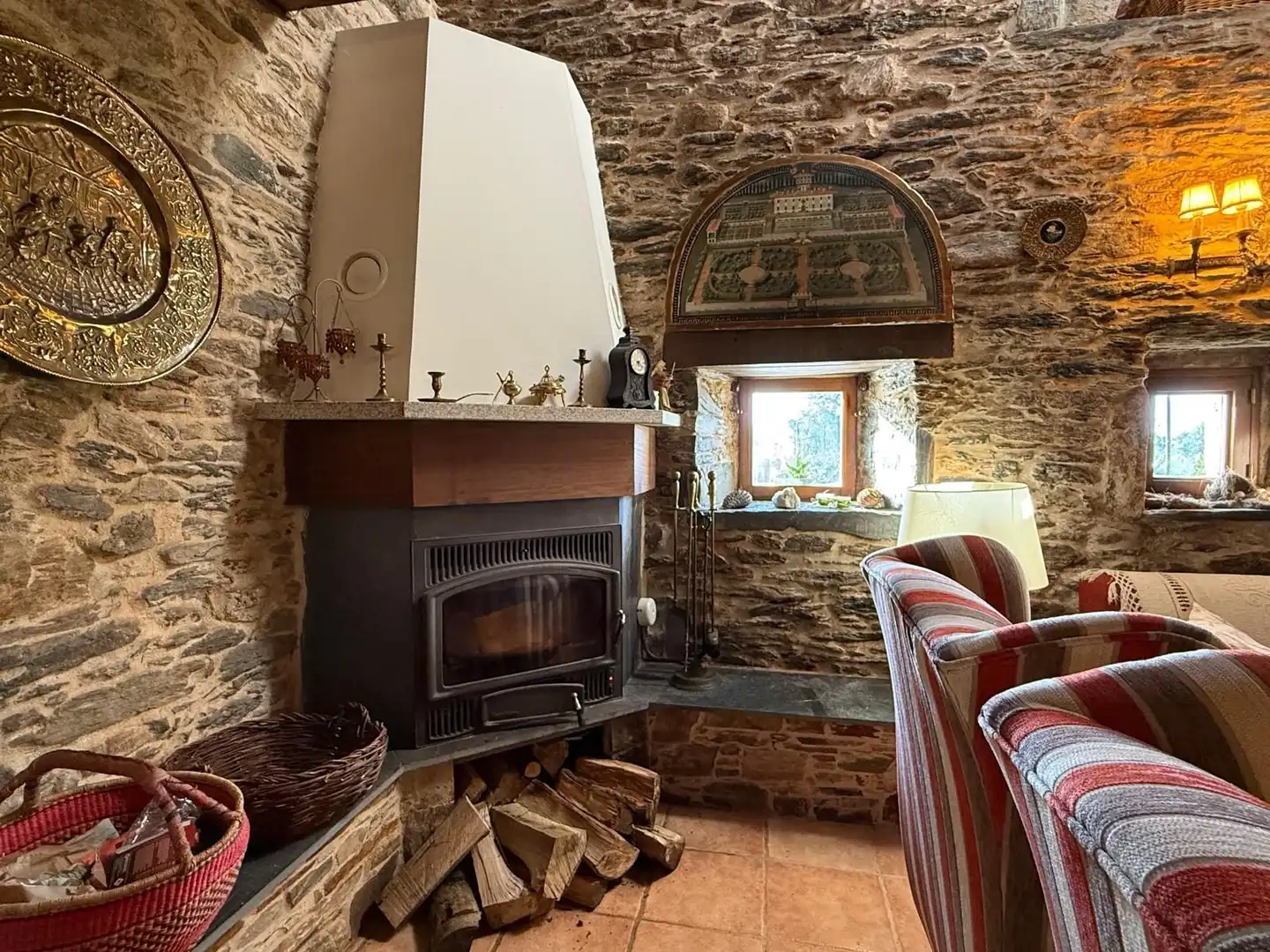 Sala de estar de Finca rústica en venta en Monfero con Calefacción, Jardín privado y Amueblado
