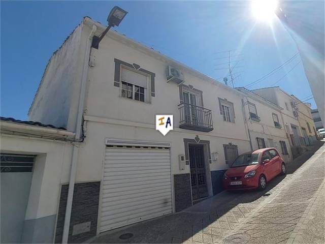 Casa adosada en Venta en Castillo de Locubín
