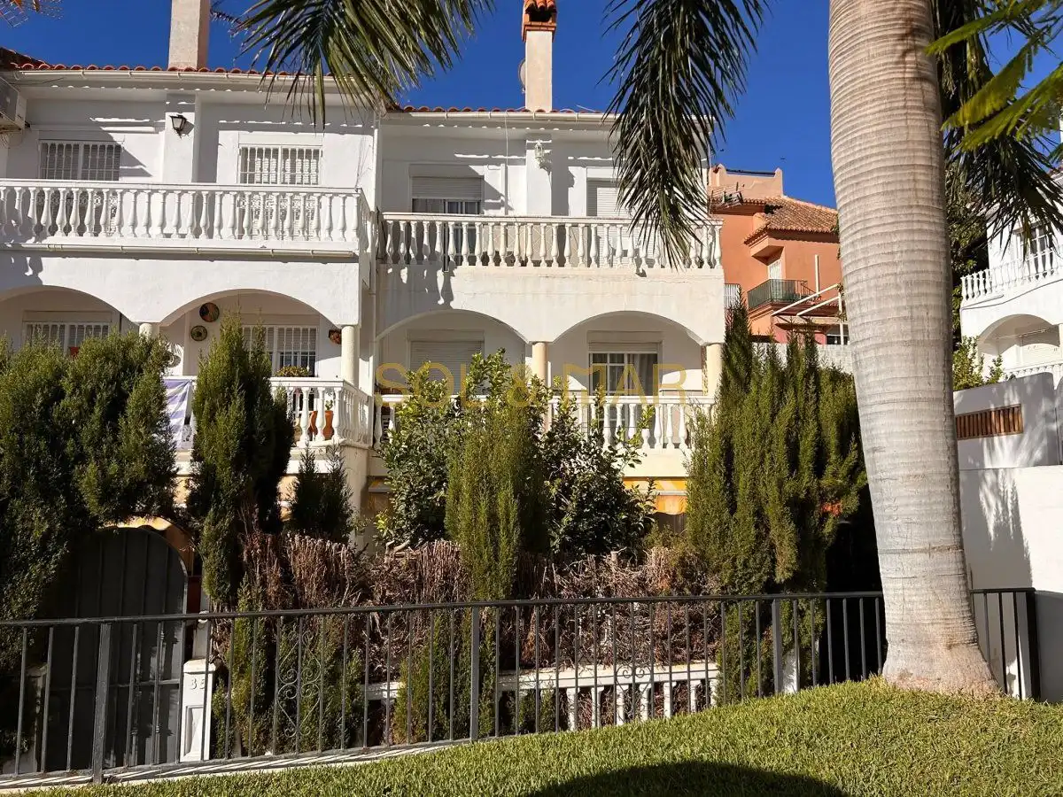 Maison mitoyenne avec piscine à vendre à Esmeralda