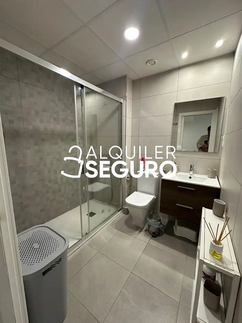 Badezimmer von Wohnung zur Miete in Centro