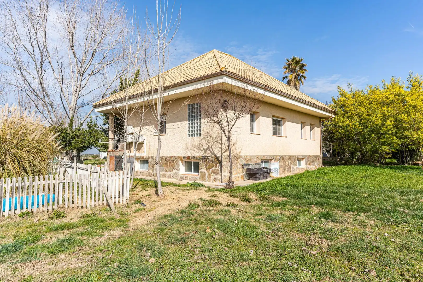 Vista exterior de Casa o chalet en venta en Fuente El Saz de Jarama con Aire acondicionado, Calefacción y Piscina