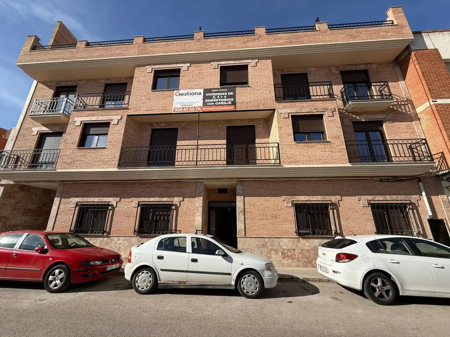 Vista exterior de Ático en venta en Tomelloso con Calefacción, Terraza y Balcón