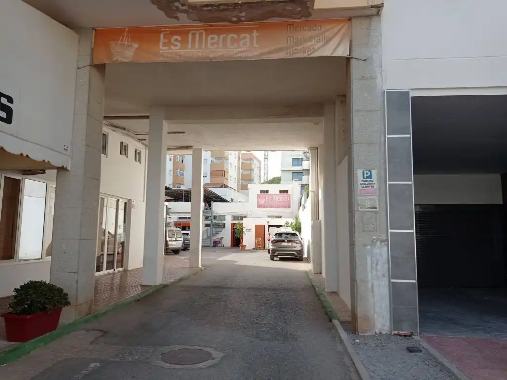 Local en venta en Santa Eulària