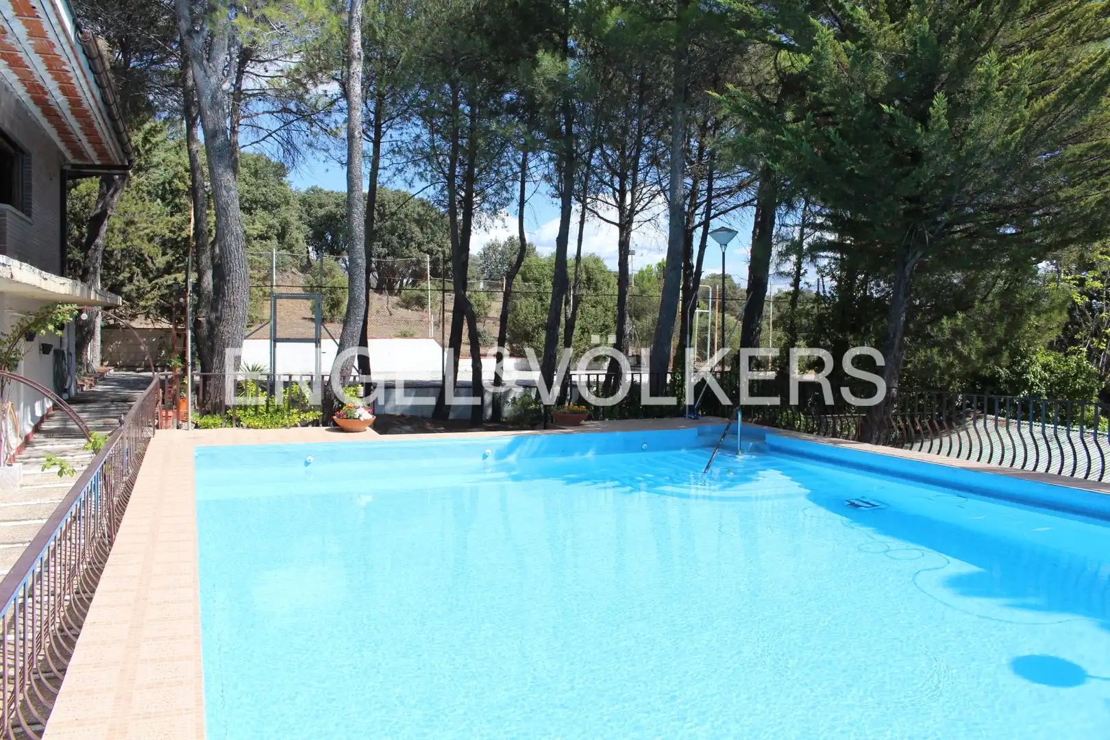 Piscina de Casa o chalet en venta en Cabanillas de la Sierra con Calefacción, Jardín privado y Piscina